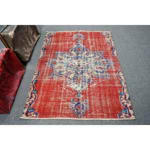 Tapis turc 3,9x5,1 pieds, tapis d'appoint vintage, tapis en laine rouge et bleu à motifs floraux - Product Image 1