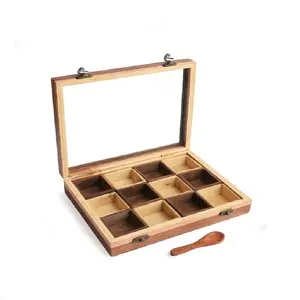 Boîte à épices artisanale en bois bicolore Dibba avec 12 compartiments carrés et cuillère