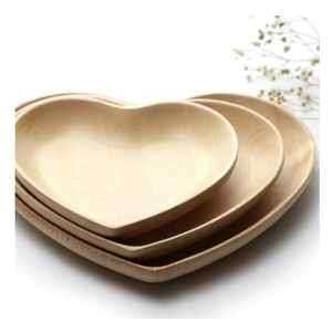 Assiette en bois réutilisable du Vietnam, bois naturel écologique, plateau en bois chic de différentes formes pour un service de restaurant élégant - Product Image 1