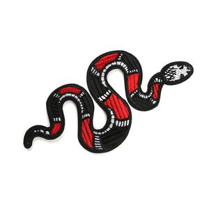 Parches bordados de hierro a mano con diseño de Material de tela de la mejor calidad, parches bordados a mano más vendidos, hechos en Pakistán - Product Image 5