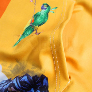 Con capucha estampada para hombres con corte limpio y ajuste cómodo diseñado para uso diario y estilo callejero fácil - Product Image 4