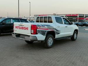 MITSUBISHI L200 Nueva/Usada, Gasolina, Equipamiento Completo, Doble Cabina GLX, Faros LED en Venta - Product Image 3