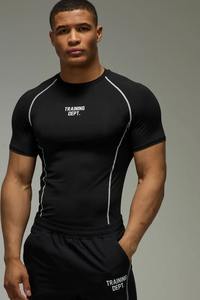 T-shirt de sport à manches courtes pour homme, noir, avec coutures contrastées, coupe ajustée, pour la gym et l'entraînement - Product Image 4