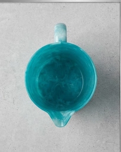 Carafe à eau réutilisable en résine moderne, texture marbrée bleu ciel, pour la décoration de la maison - Product Image 3