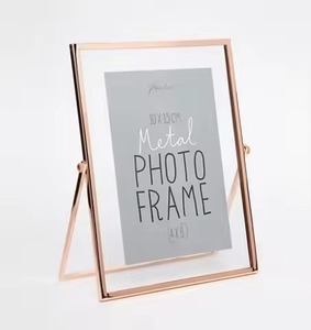 Cadre photo en métal et verre de qualité supérieure avec des détails luxueux, intérieur élégant pour la maison, pour l'affichage de photos de famille - Product Image 4