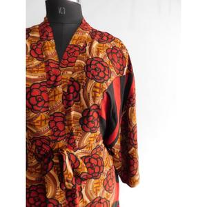 Robe kimono en tissu crêpe de soie à imprimé floral fait à la main Robe kimono de fabricant indien en tissu de soie pour femmes - Product Image 3