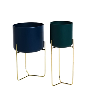 Ensemble de 3 pots de fleurs dorés, design simple, pour décoration extérieure et événements – Vente flash - Product Image 6