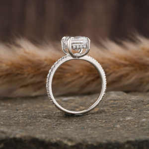 Anillo de compromiso de diamante de corte esmeralda cultivado en laboratorio, Certificado de Oro Sólido de 18 quilates, lujoso anillo de diamante estilo Halo oculto, regalo para ella - Product Image 3