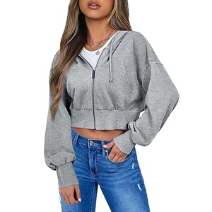 Top corto de primera calidad con capucha, sudaderas con capucha recortadas de manga larga para mujer, sudaderas con capucha cortas de alta calidad con logotipo personalizado para mujer - Product Image 1