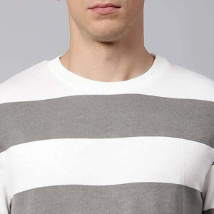 Cómodas sudaderas de algodón de gran tamaño para hombres OEM logotipo personalizado cuello redondo ropa de hombre sudaderas con capucha básicas - Product Image 6