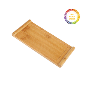 Plateau en bambou avec fond renforcé et poignées sculptées, idéal pour les amateurs d'éco-vie et de décoration intérieure naturelle - Product Image 2