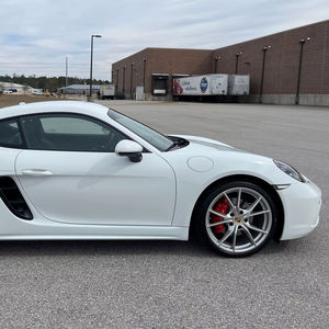 Porsche 718 Cayman S Usado 2024 - Product Image 1