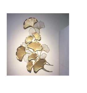 MEILLEURE VENTE Objet de décoration en métal Look ethnique couleur or finition décoration murale Arts muraux faits à la main Meta décoratif - Product Image 5