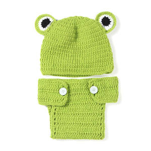 Costume de grenouille au crochet fait main en promotion pour séances photo de bébés, nouveau-nés et nourrissons - Product Image 3
