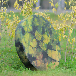 Tambour à cadre fait main avec motif Arbre de Vie, en cuir teint écologiquement pour la méditation et la guérison sonore - Product Image 2