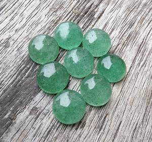 อัญมณีควอตซ์ทรงหลังแบนแบนทรงหลวมลายสตรอเบอร์รี่สีเขียวธรรมชาติได้รับการรับรองจาก IGI - Product Image 4