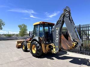 Mini Cargadora John Deere 310SK 2015 Usada con Retroexcavadora Delantera y Trasera, Capacidad de Carga de 9 Toneladas, Bomba y Motor MOOG para Granjas - Product Image 2