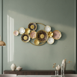 Horloge murale en métal 3D de luxe, design artisanal traditionnel pour la décoration murale du salon - Product Image 2