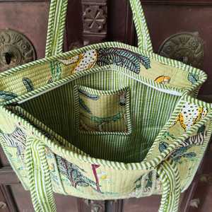 Sac fourre-tout en coton matelassé doux avec fermeture à glissière Sac à main multi-usages écologique Taille 18 pouces Impressions et couleurs personnalisées - Product Image 3