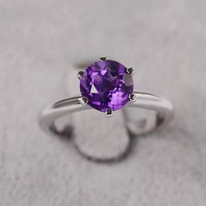 Bague solitaire améthyste à la mode en argent sterling 925 pour femmes taille personnalisée en rhodium disponible pour cadeau de fête d'anniversaire de mariage - Product Image 3