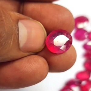 42 Pcs de Bangkok Verre Rempli Ruby 10mm à 15mm Ovale Facette 269 Cts Lot Iroc Ventes Chauffé Traité Lâche Gemstone US $415 pour Tous - Product Image 2
