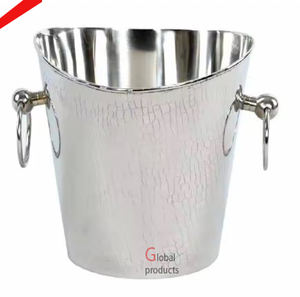 Cubos de hielo de acero inoxidable hechos a mano con extremos de caballito de mar Accesorios de barra decorativos para fiestas - Product Image 2