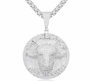 Pendentif en forme de chèvre avec un pendentif rond en diamant moissanite avec sertissage en canal, style hip-hop - Product Image 4