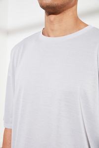 เสื้อยืดพิมพ์ลายสำหรับเล่นกีฬาฟิตเนสสำหรับผู้ชายโลโก้แบบกำหนดเอง - Product Image 3