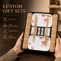 Ensemble de sushi avec tapis à sushi en bambou, assiette en céramique rouge prune et baguettes, pour 2 personnes, boîte cadeau, vente en gros, OEM personnalisé