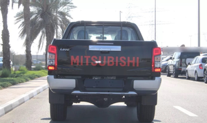 Mitsubishi L200 2024, Camioneta Doble Cabina, Automática, Turbo Diésel, R18, Faros LED, Interior de Cuero, Volante a la Izquierda - Product Image 4