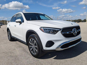 PREMIER PROPRIÉTAIRE 2024 MB MERCEDES-BENZ GLC 300 BASE VÉHICULE D'OCCASION SUV BLANC PROPRE EN BON ÉTAT - Product Image 1