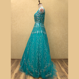 Elegante vestido azul turquesa con hilo artesanal y bordado de diamantes, perfecto para todas las ocasiones, ropa de exportación de la India - Product Image 3