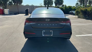 2024 Hyundai Elantra SEL IVT Neatly Used - Product Image 6