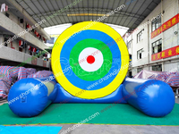 Structure gonflable géante de jeu et de sport combinée avec cible de frappe, piste de glisse, aire de jeux, château de saut extérieur, pour événements et fêtes foraines