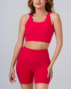 Ensemble d'entraînement 2 pièces avec étiquette personnalisée Short et soutien-gorge rouges sans couture pour femme pour ensemble de course à pied Gym & Yoga | Fabricant direct - Product Image 1