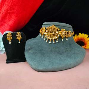 Set di girocollo tradizionale in oro lucido per tempio per donne della ricchezza culturale dell'India meridionale confortevole e adatta alla pelle - Product Image 2