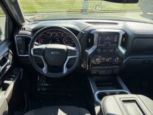 Chevrolet Silverado 1500 LT Trail Boss d'occasion propre 2021 - Product Image 5