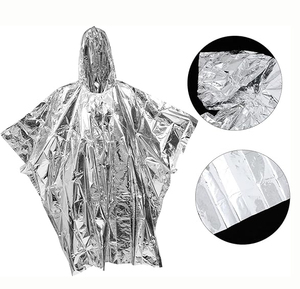 Camping en plein air et <span class=keywords><strong>alpinisme</strong></span> Imperméable d'urgence PE/PET <span class=keywords><strong>Film</strong></span> d'aluminium Couverture de vie Poncho d'urgence résistant à la chaleur - Product Image 4