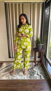 Conjunto elegante de rayón Coord para mujer, traje de cuello informal de estilo occidental 2025 con pantalones de hombro, ropa de fiesta semiformal de verano - Product Image 6