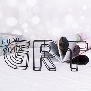 Fil de fer sur pied moderne décoratif a à Z Tous les alphabets s'unissent en couleur noire pour la décoration murale de la maison Rock Alphabet - Product Image 3