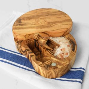 Salière en bois d'olivier tunisien rustique vintage ArtisRaw de qualité supérieure, avec couvercle pivotant, cuillère en bois faite à la main pour la cuisine - Product Image 5
