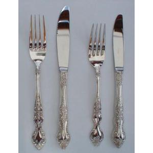 Service de couverts en acier inoxydable de haute qualité avec des bords lisses et un design intemporel pour un usage quotidien et des événements spéciaux - Product Image 4