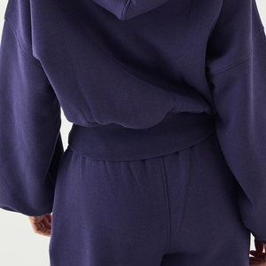 Sweat à capuche d'hiver pour femmes Léger mais chaud Vêtement de détente Design court avec fermeture éclair en métal / Design de haute qualité pour femmes - Product Image 6