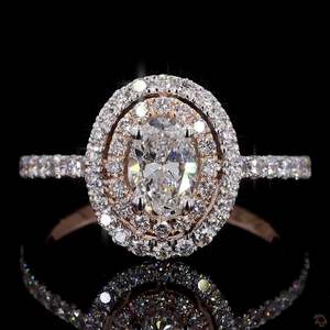 แหวนหมั้นเพชรรูปไข่ 4.28 กะรัต ทองสองสี 14K โรสโกลด์ งานแฮนด์เมด ประดับเพชรแบบครึ่งวงกลม เครื่องประดับเจ้าสาว - Product Image 2
