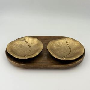 Bol à fruits secs en laiton élégant avec plateau en bois, design intemporel qui ne se démode jamais malgré les tendances changeantes - Product Image 5