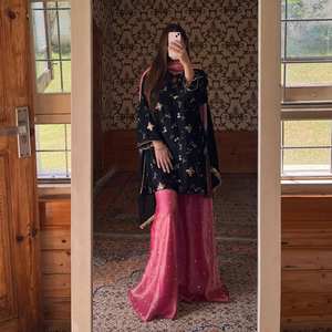 Conjunto de 3 Piezas de Salwar Kameez de Terciopelo con Bordado Completo y Dupatta de Organza, Ropa Tradicional para Mujer para Fiestas, para Todas las Temporadas - Product Image 2