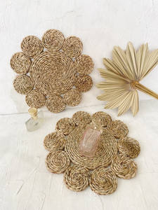 Napperons en jonc de mer fabriqués au Vietnam vaisselle décorative tissée à la main en forme de fleur - Product Image 3