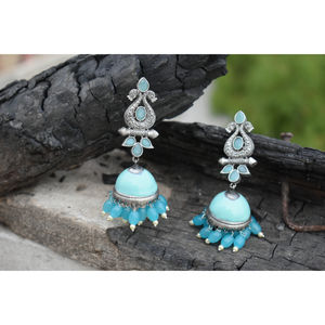 ต่างหูแบบห่วงทรงจhumka ทำจากทองเหลืองลายมีนาการี ดูคล้ายเงิน งานแฮนด์เมด สำหรับเด็กหญิงและสตรี - Product Image 1