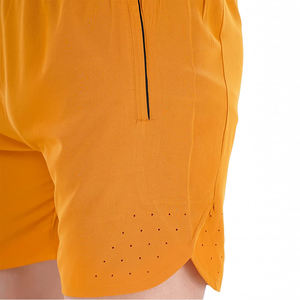 Pantalones cortos de gimnasio bordados con logotipo personalizado de alta calidad, venta al por mayor, cómodos, antiarrugas, estilo de calle, poliéster sólido - Product Image 3