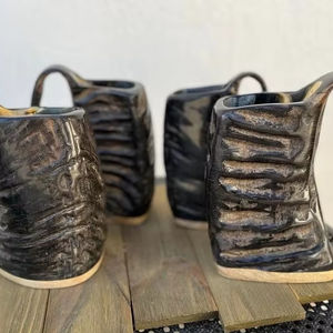 Nouveau produit phare : Corne à boire Viking médiévale sculptée à la main en os de buffle, avec support en fer, étanche, pour bière naturelle, prix usine - Product Image 1